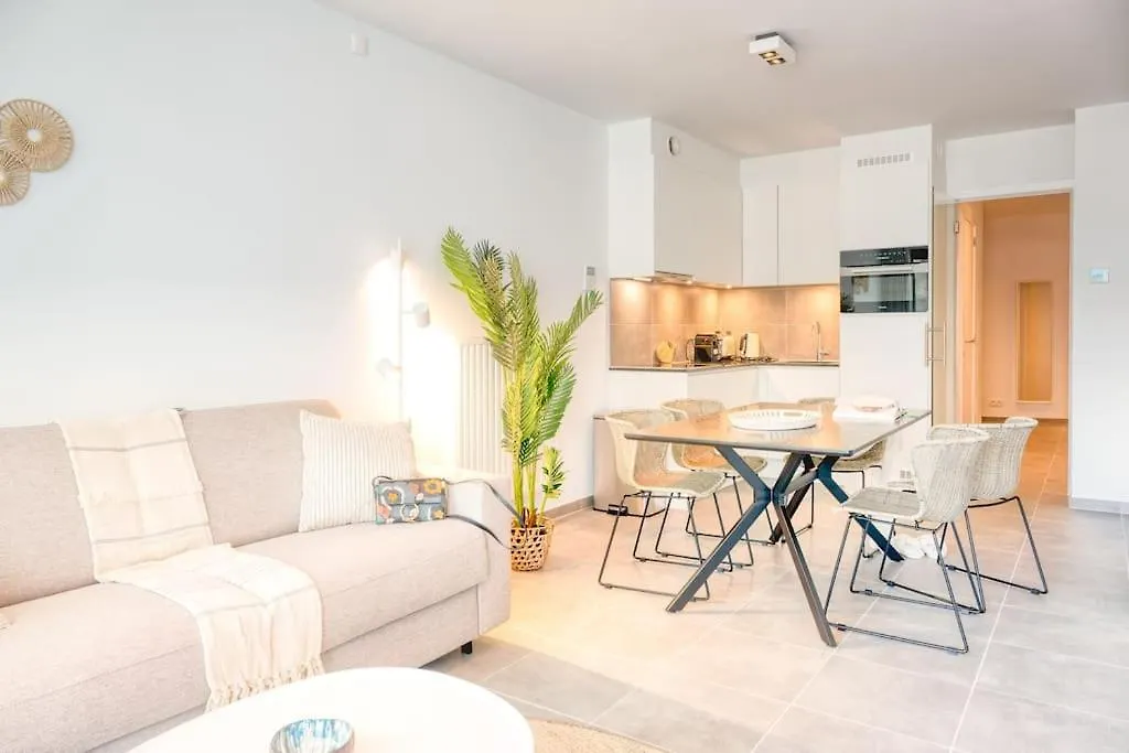 5-Guest Retreat Steps From Ostend Beach 0*,  Belgie